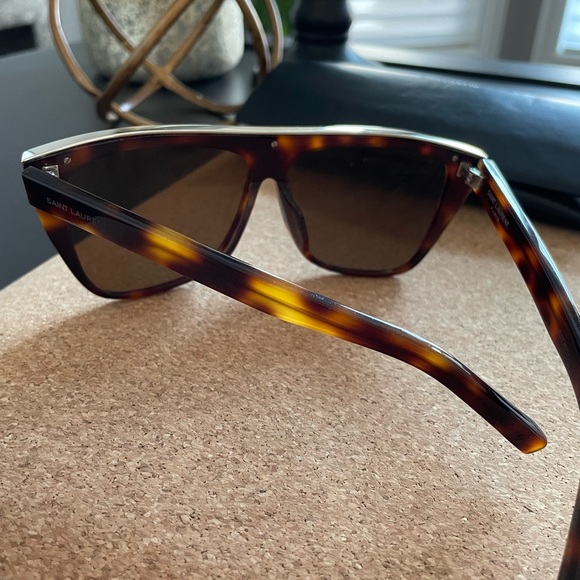 YSL SL1 - Kim K style sunglasses- authentic - Picture 2 of 6